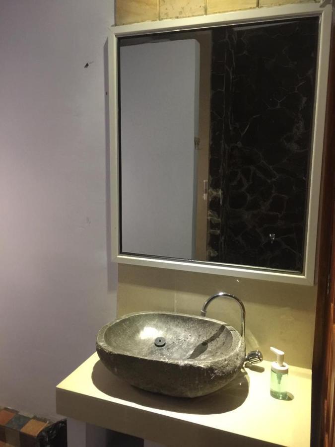 Djoglo Djatimalang Guesthouse Blitar Exterior foto