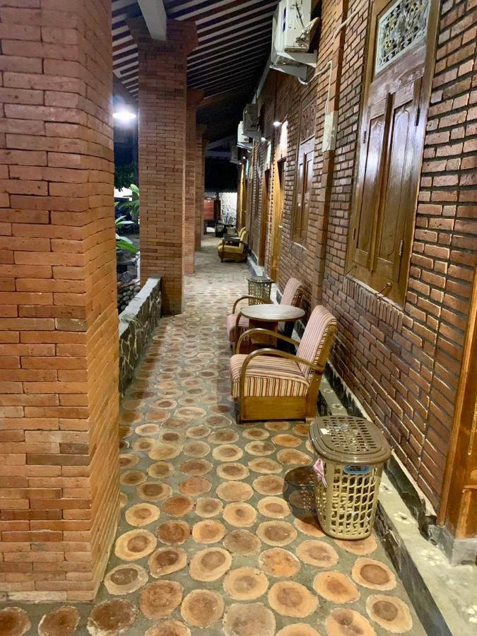 Djoglo Djatimalang Guesthouse Blitar Exterior foto