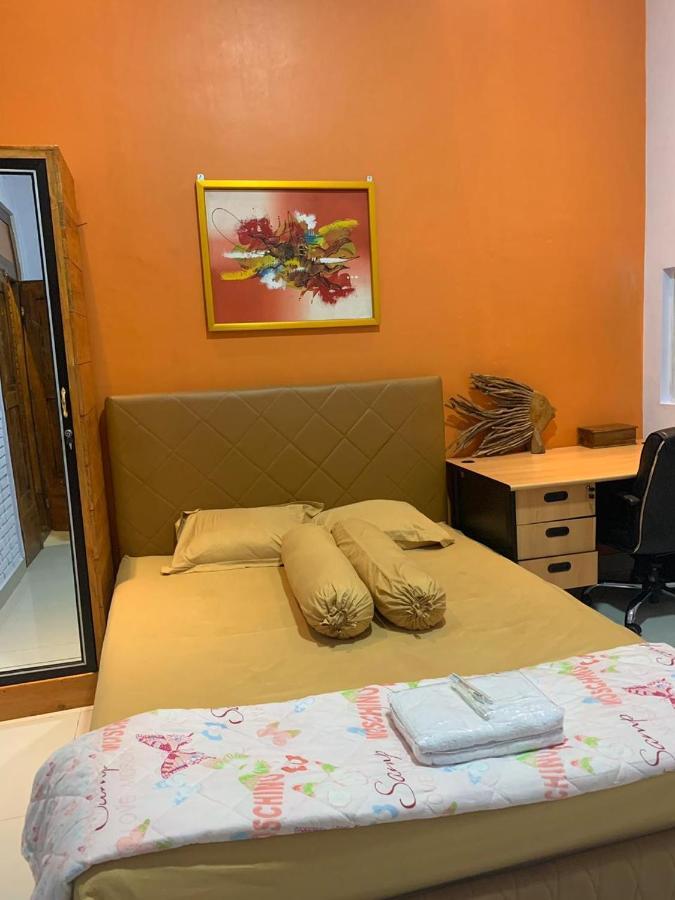 Djoglo Djatimalang Guesthouse Blitar Exterior foto