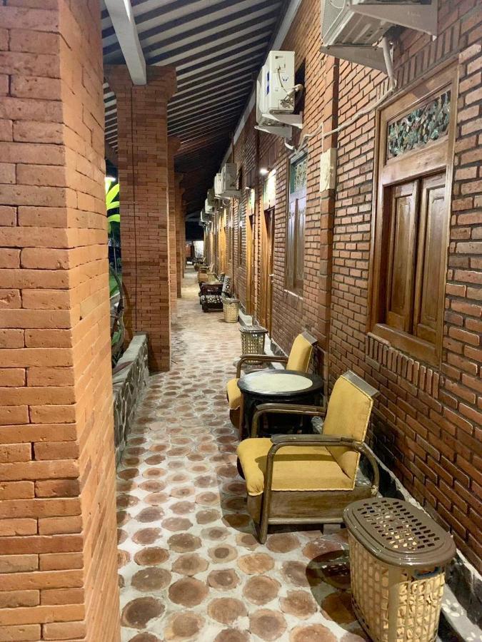 Djoglo Djatimalang Guesthouse Blitar Exterior foto